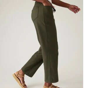 Athleta Farallon Pants in Aspen Olive size Med. Petite